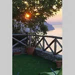 Дом отдыха Casa Marilo - A Beautiful House Overlooking